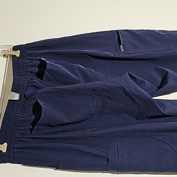 Figs medical pants. Blue size medium. Cargo pockets. Excellent condition. - Picture 4 of 12